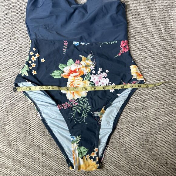 CUPSHE One Piece Swimsuit Tummy Control Halter Bathing Suit Cutout Scalloped M - Picture 7 of 13